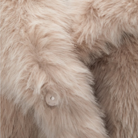 SOLD | NWT Faux Fur ZARA Jacket in Cream / Light Beige Size US Women’s M - Picture 11 of 11